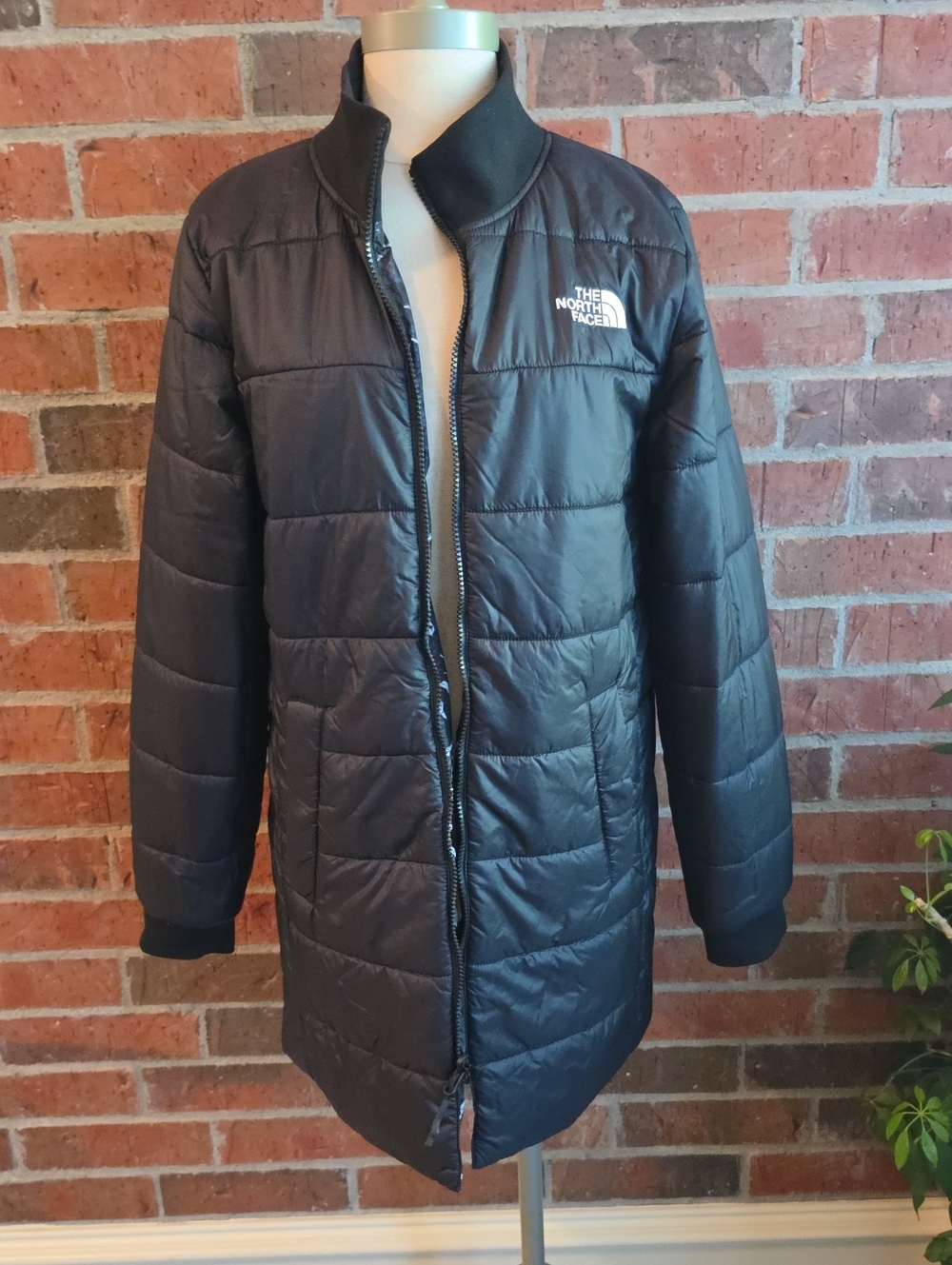 The North Face Women's Black Quilted Long Puffer Jacket Reversible Size Small